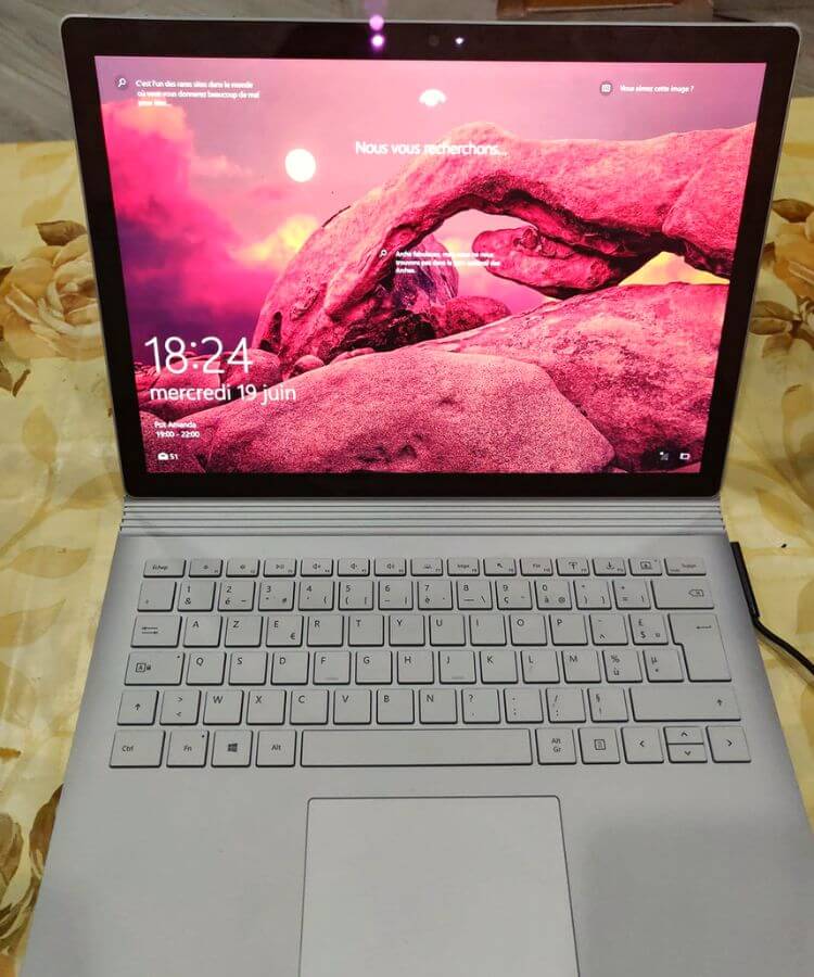 Microsoft Surface Book 2