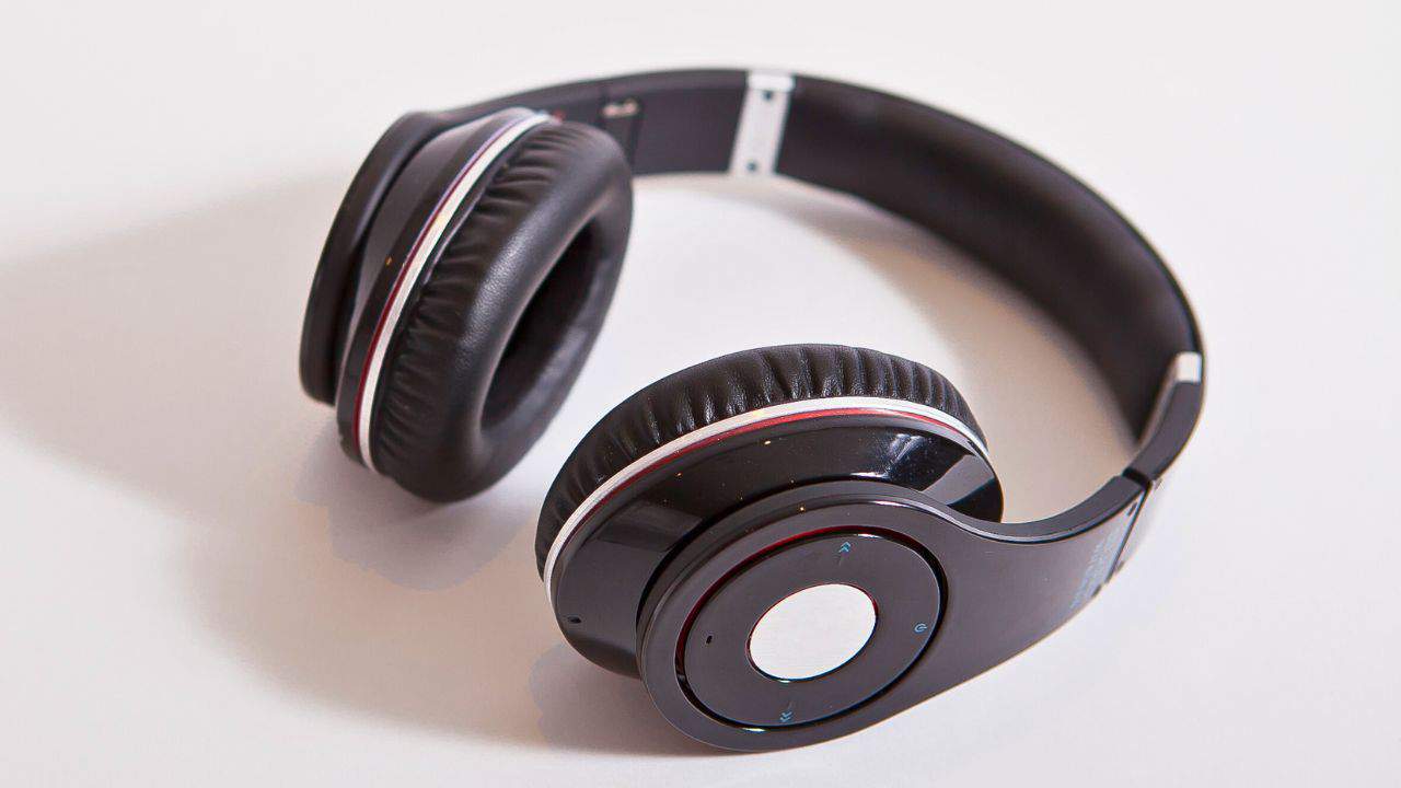 Noise cancelling headphones have become increasingly popular due to their ability to enhance the listening experience by reducing unwanted ambient noise. Whether you are in a busy office, a noisy airplane, or simply trying to focus on your favorite music or podcast, noise cancelling headphones offer a solution. However, concerns about their impact on ear health have also risen. This article aims to explore whether noise cancelling headphones are bad for your ears, delving into the technology behind them, their benefits, potential risks, expert opinions, scientific research, and tips for safe use. What are Noise Cancelling Headphones? Definition and Types Noise cancelling headphones come in two main types: Active Noise Cancelling (ANC) and Passive Noise Cancelling. Active Noise Cancelling (ANC): This technology uses microphones to pick up ambient sounds and then generates sound waves that are the exact opposite (anti-noise), effectively cancelling out the noise. Passive Noise Cancelling: This type relies on the physical design of the headphones to block out noise, often using materials that create a seal around or in the ears. How Noise Cancelling Technology Works Microphones and Sound Waves: ANC headphones have built-in microphones that detect external noise. The headphones then produce an anti-noise signal that matches the frequency of the external noise but with an inverted phase. Creating Anti-Noise Signals: This anti-noise signal effectively cancels out the external noise, allowing the user to hear only the audio content from the headphones. Benefits of Noise Cancelling Headphones Enhanced Listening Experience Improved Sound Quality: By reducing ambient noise, noise cancelling headphones allow users to enjoy their audio content without needing to increase the volume, which can be beneficial for hearing health. Reduced Ambient Noise: They are particularly effective in noisy environments like airplanes, trains, or busy streets, providing a quieter and more immersive listening experience. Health Benefits Lowered Stress Levels: Reducing exposure to constant noise can lower stress levels and improve overall well-being. Prevention of Hearing Damage in Noisy Environments: By not needing to turn up the volume to overcome background noise, users can protect their hearing. Increased Focus and Productivity Better Concentration in Work and Study Environments: Noise cancelling headphones can help block out distractions, making it easier to concentrate and be productive. Enhanced Sleep Quality During Travel: They can be useful for improving sleep quality on long flights or in noisy accommodations by providing a quieter environment. Potential Risks of Noise Cancelling Headphones Ear Health Concerns Pressure Sensation in Ears: Some users report feeling a sensation of pressure in their ears when using ANC headphones, which can be uncomfortable. Potential for Tinnitus: There are concerns that prolonged use of ANC headphones may contribute to tinnitus, a condition characterized by ringing in the ears. Psychological Effects Feeling of Isolation: By blocking out external sounds, noise cancelling headphones can create a feeling of isolation, which may not be desirable in certain situations. Over-Reliance on Noise Cancellation: Relying too heavily on noise cancelling headphones can make users less tolerant of everyday noise, potentially affecting their ability to function in normal environments without them. Hearing Damage High Volume Usage: Users may still turn up the volume to levels that can cause hearing damage, especially if they are not mindful of safe listening practices. Prolonged Listening Periods: Extended use of headphones, in general, can strain the ears and potentially lead to hearing issues. Expert Opinions on Noise Cancelling Headphones Audiologists' Perspectives Common Concerns: Audiologists often express concerns about the potential for increased pressure sensation and the risk of hearing damage if users are not careful with volume levels. Recommended Usage Guidelines: Experts suggest following the 60/60 rule (listening at 60% volume for no more than 60 minutes at a time) and taking regular breaks to protect ear health. Manufacturers' Stance Safety Features: Many manufacturers incorporate safety features such as volume limiting and sound monitoring to help protect users' hearing. User Manuals and Warnings: Manufacturers provide guidelines on safe usage, often including recommendations for volume levels and duration of use. Scientific Studies and Research Overview of Key Studies Results and Findings: Research on noise cancelling headphones has shown mixed results, with some studies indicating potential risks while others highlight their benefits for reducing overall sound exposure. Implications for Users: Users should be aware of both the benefits and risks and follow safe listening practices to minimize any potential negative impacts. Comparison of Noise Cancelling vs. Non-Noise Cancelling Headphones Hearing Health Outcomes: Studies comparing the two types of headphones suggest that noise cancelling headphones can be beneficial for hearing health when used properly, as they reduce the need to increase volume in noisy environments. User Satisfaction and Comfort: Users generally report higher satisfaction and comfort with noise cancelling headphones, especially in noisy settings. Tips for Safe Use of Noise Cancelling Headphones Volume Control Recommended Listening Levels: Keep the volume at 60% or lower to reduce the risk of hearing damage. Tools and Apps for Monitoring Volume: Utilize apps and built-in headphone features that monitor and limit volume levels to ensure safe listening. Listening Duration Safe Time Limits: Limit listening sessions to 60 minutes at a time, followed by a break, to prevent ear fatigue and potential damage. Break Intervals: Take regular breaks to give your ears a rest and reduce the risk of long-term hearing issues. Proper Fit and Usage Choosing the Right Size and Type: Select headphones that fit well and are comfortable to wear for extended periods. This can help ensure proper noise cancellation and reduce the need for higher volume levels. Ensuring Proper Sealing and Comfort: Make sure the headphones create a good seal around or in the ears to maximize noise cancellation effectiveness and comfort. Alternative Solutions for Noise Reduction Earplugs Types and Effectiveness: Different types of earplugs (foam, silicone, custom-molded) offer varying levels of noise reduction. They can be effective in situations where headphones are not practical. Situational Usage: Earplugs are useful in environments like concerts, construction sites, or during sleep when noise reduction is needed without audio playback. Soundproofing Techniques Home and Office Environments: Implement soundproofing measures such as using heavy curtains, carpets, and acoustic panels to reduce ambient noise in your living and working spaces. Travel Solutions: Portable soundproofing options, such as noise-cancelling sleep masks and travel pillows, can enhance comfort and reduce noise during travel. White Noise Machines Benefits and Usage Scenarios: White noise machines can help mask background noise, improving focus and sleep quality in noisy environments. Popular Models and Features: Many models offer a variety of soundscapes, adjustable volume, and portability, making them suitable for home, office, and travel use. Frequently Asked Questions (FAQs) Common Concerns about Noise Cancelling Headphones: Addressing issues like pressure sensation, potential hearing damage, and the best practices for safe use. Practical Advice and Solutions: Providing tips on selecting the right headphones, adjusting settings for comfort, and ensuring safe listening habits. Summary of Key Points from the Article: Highlighting the main benefits, risks, and recommendations for using noise cancelling headphones. Conclusion Noise cancelling headphones offer numerous benefits, including enhanced listening experiences, reduced stress, and protection against hearing damage in noisy environments. However, they also come with potential risks, such as pressure sensation, psychological effects, and the possibility of hearing damage if not used properly. By following expert guidelines, utilizing safety features, and practicing mindful listening habits, users can enjoy the advantages of noise cancelling headphones while minimizing any negative impacts on their ear health.